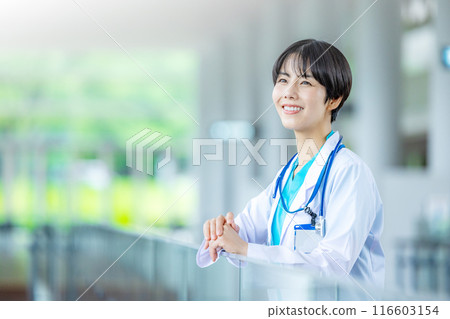 A woman 116603154