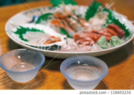 [#Hakodate] Assorted sashimi and sake 116603238