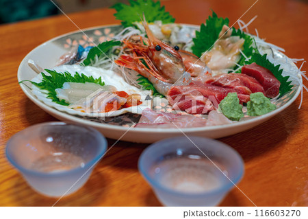 [#Hakodate] Assorted sashimi and sake 116603270