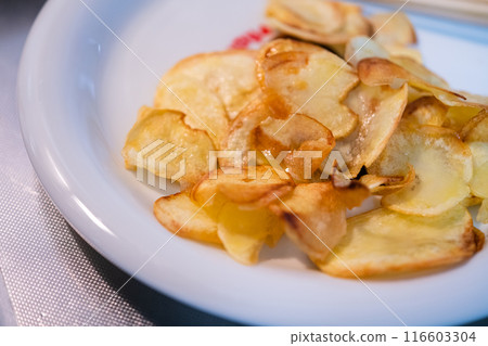 Crisps Crisps 116603304