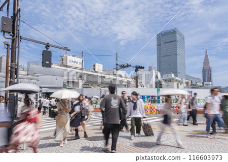 Redevelopment of the west exit of Shinjuku Station: Demolition site of the old station building and foot traffic, Shinjuku Ward, Tokyo 116603973