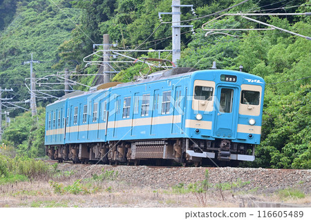 Chikuhi Line, Kaga-Hamasaki, JR Kyushu, 103 series 1500 series, E12 train (Karatsu) 116605489