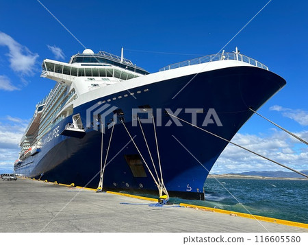Cruise ship leaving port Cruise ship leaving port 116605580