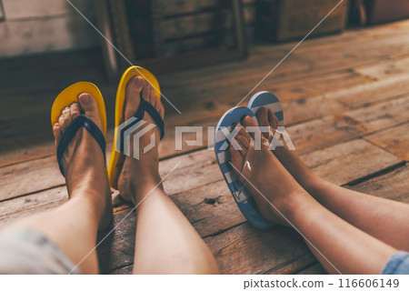 beach sandal, flipflop, sandal 116606149