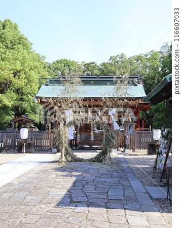 Iga Hachiman Shrine, passing through the straw ring Iga Hachiman Shrine, passing through the straw ring 116607033