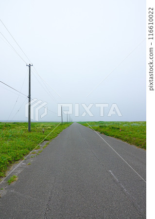 A desolate road in Hashirikotan, Betsukai-cho, Hokkaido 116610022