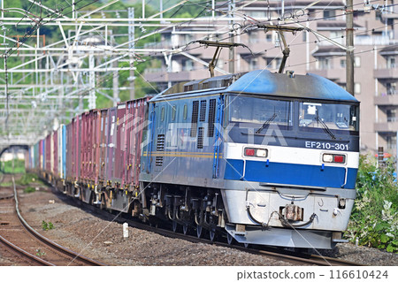 東海道本線真鶴JR貨運EF210-301（吹田） 116610424