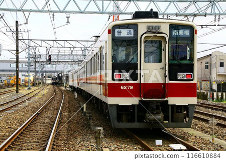 When it was running smoothly on the Nikko route... Rapid train, 6050 series 116610884