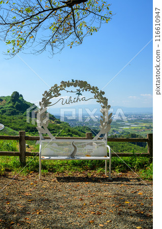 Early summer sunlight and a bench on the observation deck at Jogahana Park, Ukiha Inari Shrine (Ukiha City) 116610947