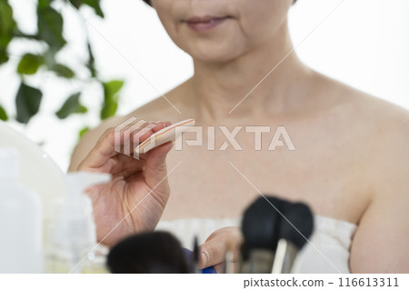 彩妝粉底 116613311