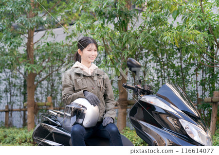 騎自行車的女人 騎自行車的女人 116614077