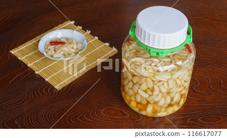 甜醋醃製的自製rakkyo圖像 116617077