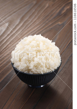 大碗米飯裝在碗裡 116618506