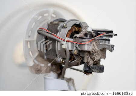 Dirty fan motor 116618883