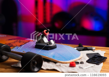 Surfskate maintenance concept Surfskate maintenance concept 116619093