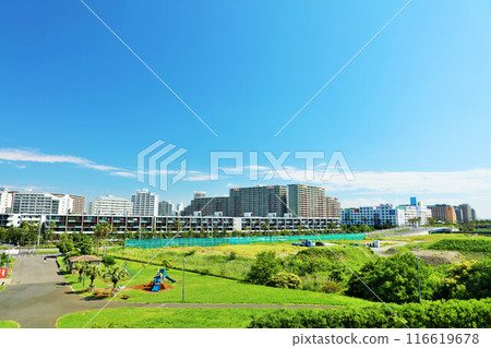 千葉縣新浦安、藍天城市景觀與公寓 116619678