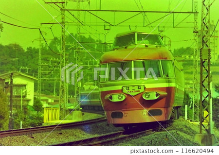 小田急 3100 型 NSE 車,3211~,玉川學園前町田,1980 年 11 月 2 日 小田急 3100 型 NSE 車,3211~,玉川學園前町田,1980 年 11 月 2 日 116620494