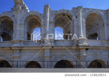 Arles 116620631