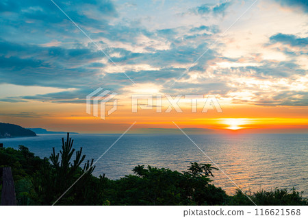 Sunrise over the sea in the early morning in Higashiizu Sunrise over the sea in the early morning in Higashiizu 116621568