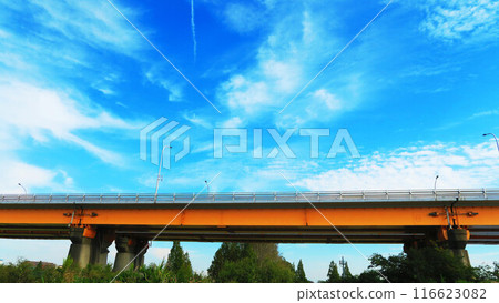 Scenery of the Shin-Arakawa Bridge and blue sky Scenery of the Shin-Arakawa Bridge and blue sky 116623082