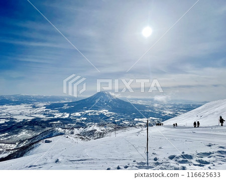 Scenery of the road climbing from Niseko Hirafu Ski Resort to Annupuri 116625633