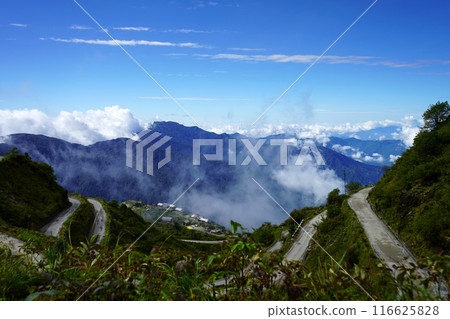 Zig Zag Road of Sikkim's Silk Route During October Zig Zag Road of Sikkim's Silk Route During October 116625828