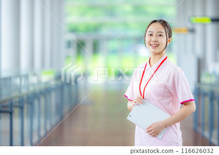 A young caregiver 116626032