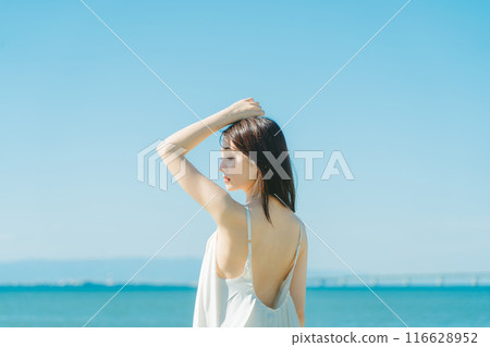 Image of young woman's UV care Image of young woman's UV care 116628952