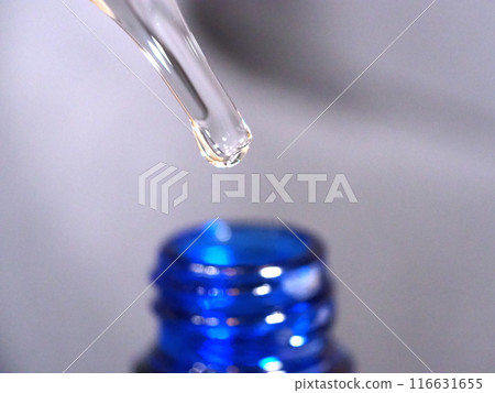藍色瓶子和滴管 116631655