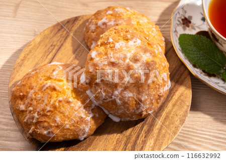 Coconut scones 116632992