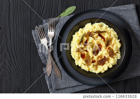 Brown Butter Potato Mash with fried sage leaves Brown Butter Potato Mash with fried sage leaves 116633028
