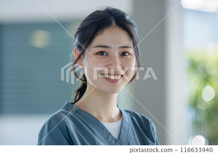 微笑的女性牙科保健員（牙科/醫療行業/助理/職業轉變） 116633940