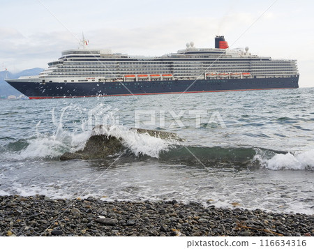 Shizuoka Prefecture, Queen Elizabeth sailing off the coast of Miho, April 116634316