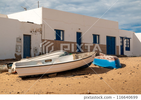 Street with sand in Caleta del Sebo, La Graciosa, Spain 116640699