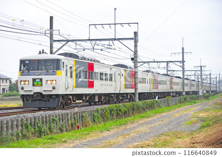 高崎線 行田熊谷 JR 東日本 185 系 OM02 編組(大宮)草津 高崎線 行田熊谷 JR 東日本 185 系 OM02 編組(大宮)草津 116640849