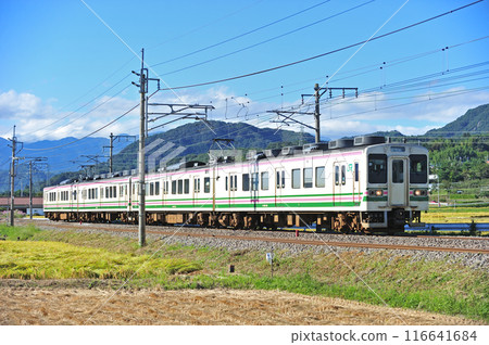 上越線五官沼田 JR東日本107系R16+R11編組(高崎) 上越線五官沼田 JR東日本107系R16+R11編組(高崎) 116641684