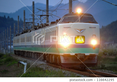 Uetsu Main Line Murakami-Iwafune-machi JR East 485 series T15 formation (Niigata) Inaho 116642295