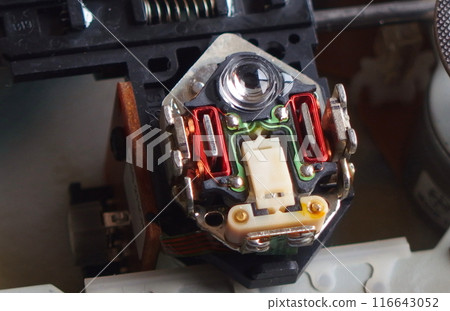 光碟機拾取透鏡部分的範例(放大) 光碟機拾取透鏡部分的範例(放大) 116643052