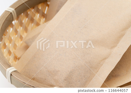 Close-up of a Japanese soup stock pack Close-up of a Japanese soup stock pack 116644057