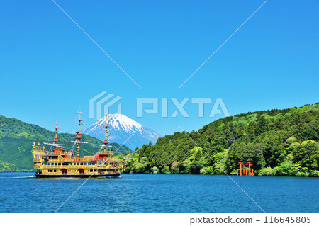 Early summer in Hakone: blue skies, pirate ships and Mt. Fuji 116645805