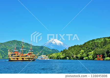 Early summer in Hakone: blue skies, pirate ships and Mt. Fuji 116645806
