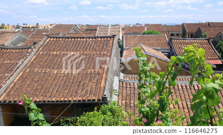 Hoi An, a tourist destination in central Vietnam. Ancient townscape and tiled roofs, registered as a World Heritage Site. 116646275