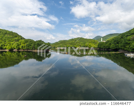 夏天的穆羅湖,映著藍天 夏天的穆羅湖,映著藍天 116646477
