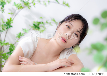 Beauty Image Botanical Young Woman Portrait 116647098