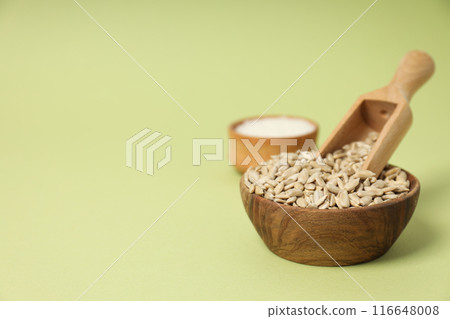 Sunflower seeds, tasty snack, concept of harvest Sunflower seeds, tasty snack, concept of harvest 116648008