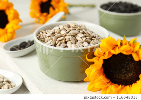 Sunflower seeds, concept of harvest, tasty snack 116648013