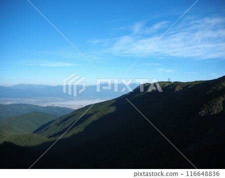 Light and shadow on a summer morning in Utsukushigahara Highlands 116648836