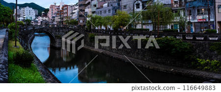 中島川和眼鏡橋的黃昏全景【長崎市】 中島川和眼鏡橋的黃昏全景【長崎市】 116649883