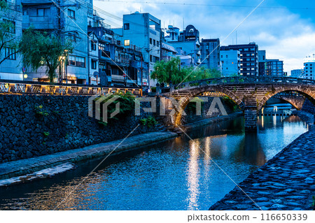 中島川和眼鏡橋的夜燈光【長崎市】 116650339