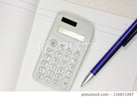 Notes and calculator 116651997